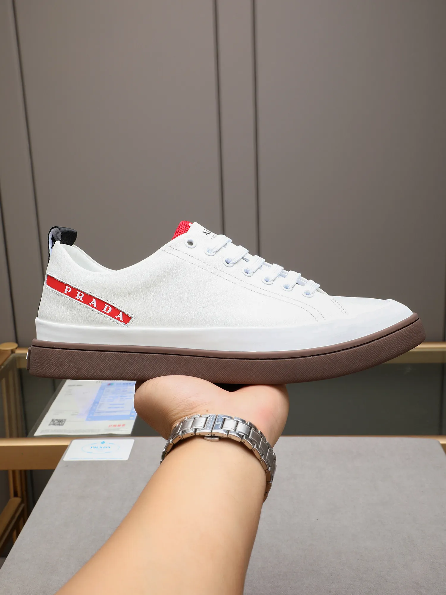 Men's shoes💰420💰 Brand: PRADA (Prada) Standard code: Men's code 38–44 (45 can be customized) Material: Original cowhide, breathable sheep lining Special outsole Style category: Men's fashionable casual sneakers Low-key luxury! Color: actual picture color